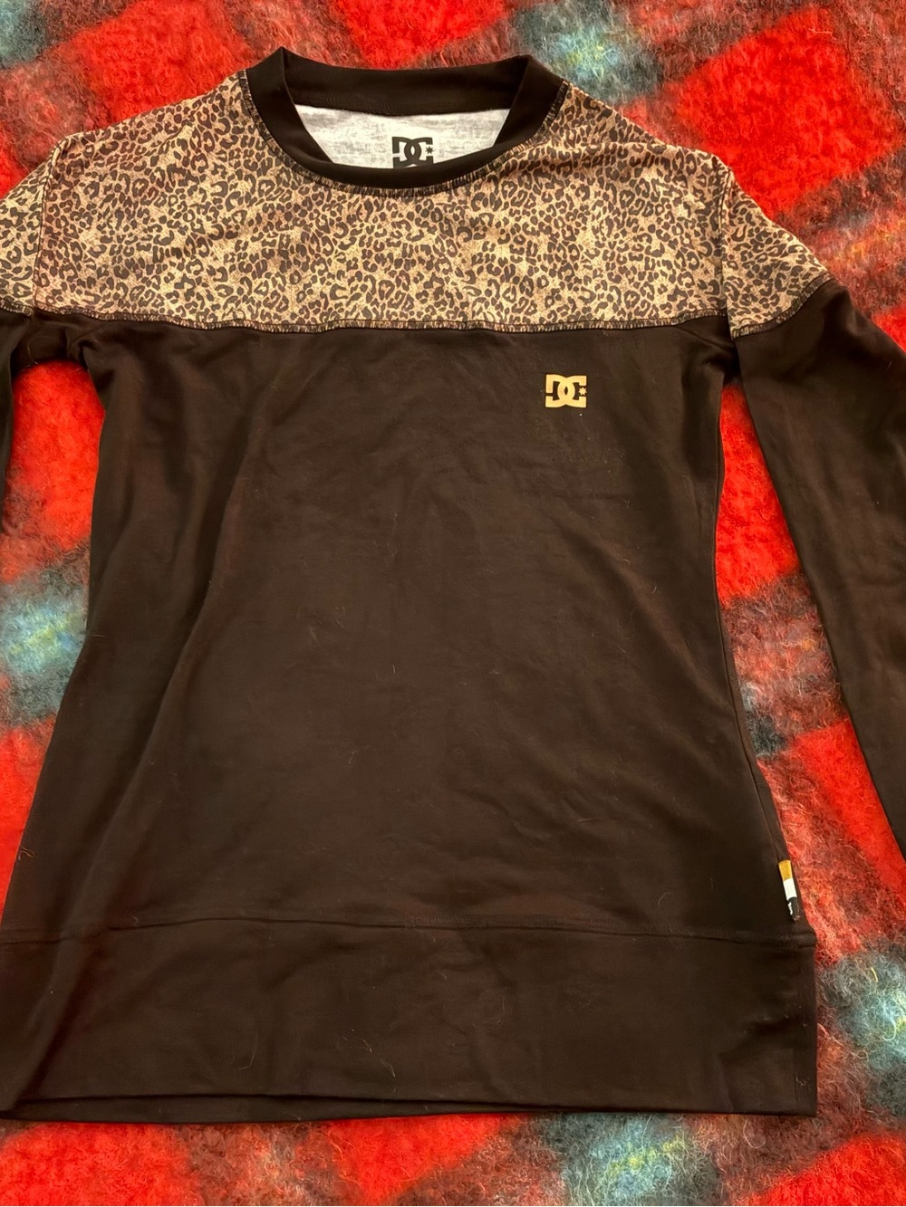 DC LADIES BASELAYER Black Long-Sleeve Top with Leopard Yoke